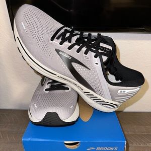 Men’s Brooks Adrenaline 22